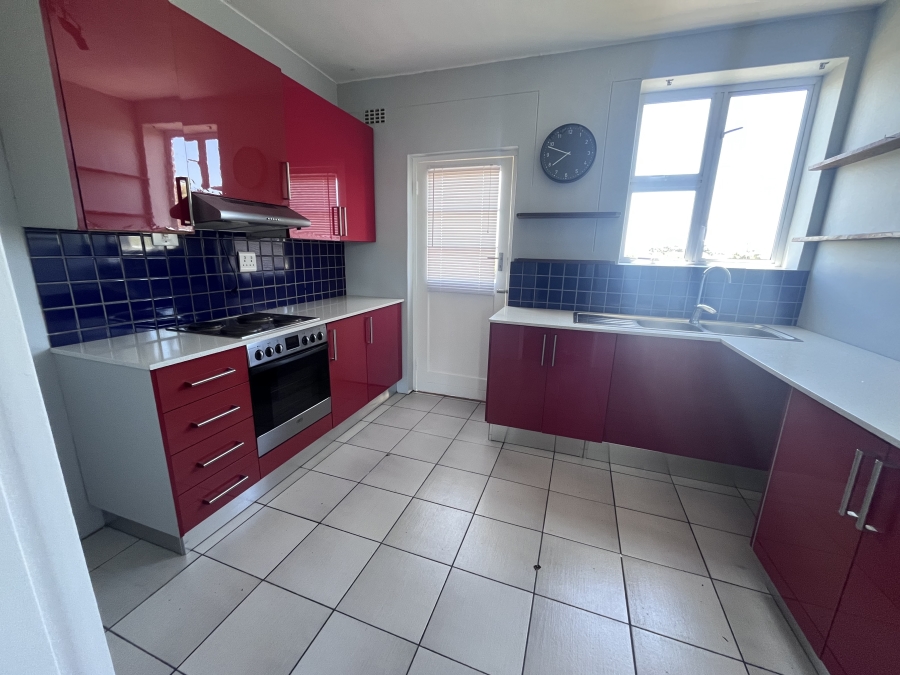 2 Bedroom Property for Sale in Claremont Village Western Cape